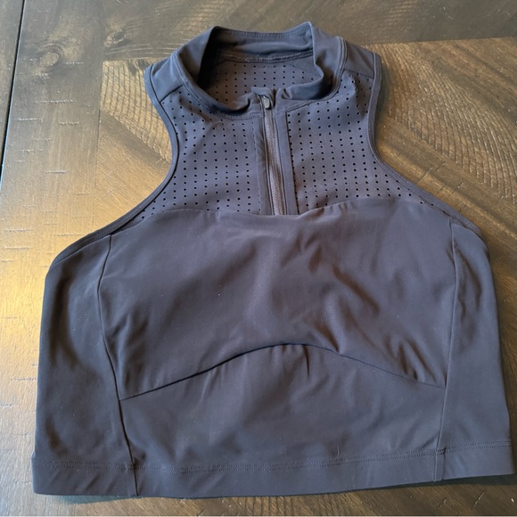 EUC Lululemon unleash strength bra medium strength b/c size 8 black - Picture 2 of 3